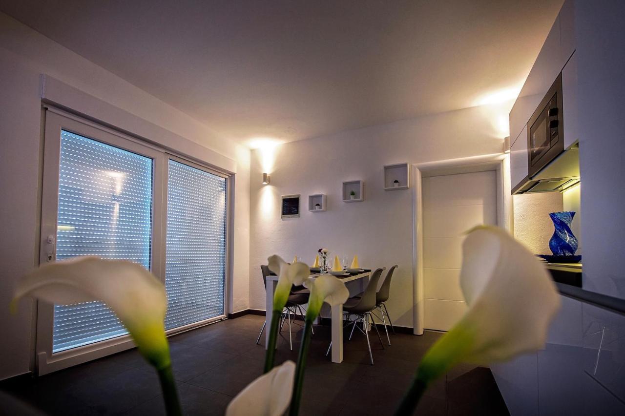 Seaside Apartments With A Swimming Pool Zecevo Rtic, Rogoznica - 8366 Exterior foto