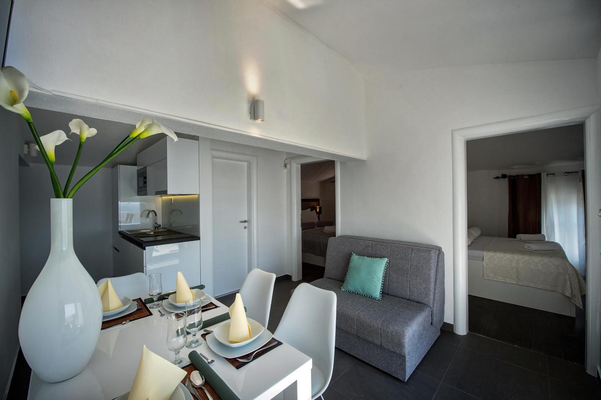 Seaside Apartments With A Swimming Pool Zecevo Rtic, Rogoznica - 8366 Quarto foto